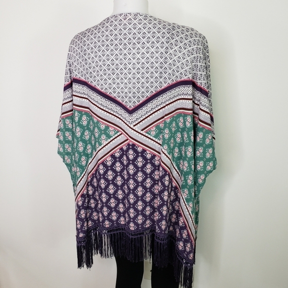 Victoria's Secret fringed kimono multi pattern - Picture 6 of 9